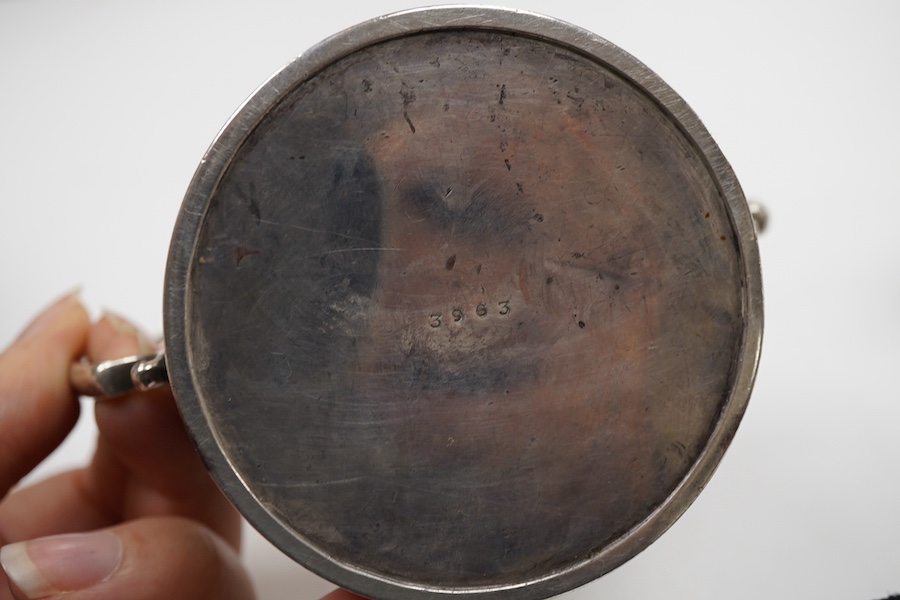 An Edwardian silver three piece bachelor's tea set, with reeded band, by Henry Stratford Ltd, Sheffield, 1909, gross weight 19oz.